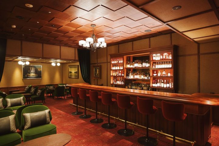 軽井沢の夜の社交場になっているバー