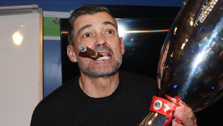 日本代表選手を公開説教した熱血監督、選手に抱きつかれて足負傷…テレビを破壊する裏話も