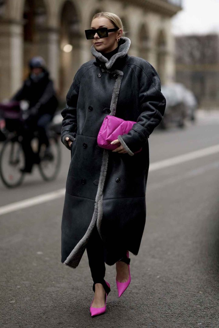 画像: ぱきっとしたブライトピンクがモダンさを引き上げる