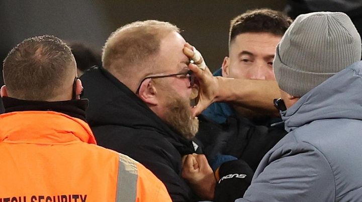 顔面ロックで処分のブラジル代表選手、罰金1500万円 「新しい眼鏡を買うので許して…」