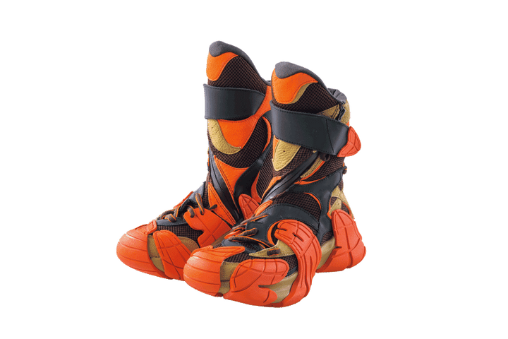 〈カンペールラボ〉のミドルブーツ