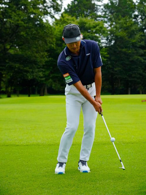 スピンを効かせたアプローチは“ハンドレート”の構えが重要！