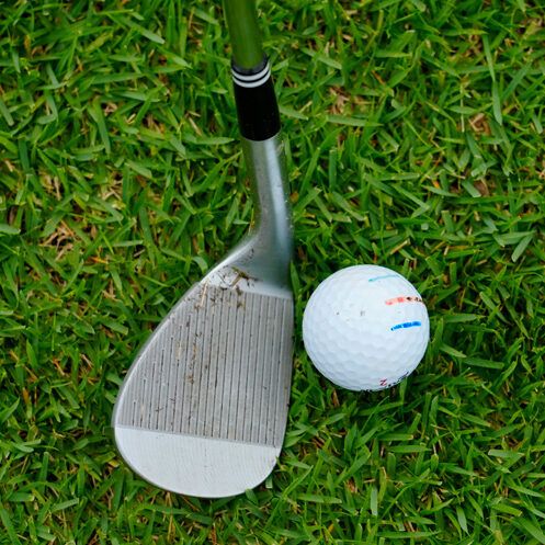 スピンを効かせたアプローチは“ハンドレート”の構えが重要！