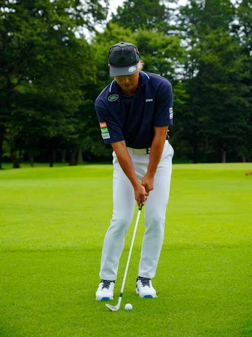 スピンを効かせたアプローチは“ハンドレート”の構えが重要！