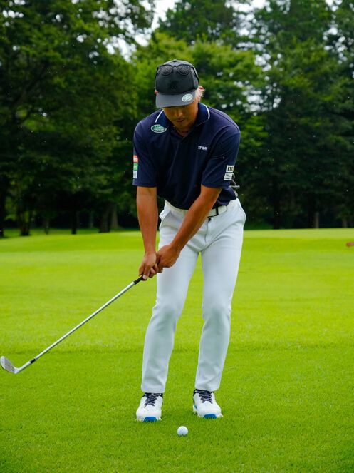 スピンを効かせたアプローチは“ハンドレート”の構えが重要！