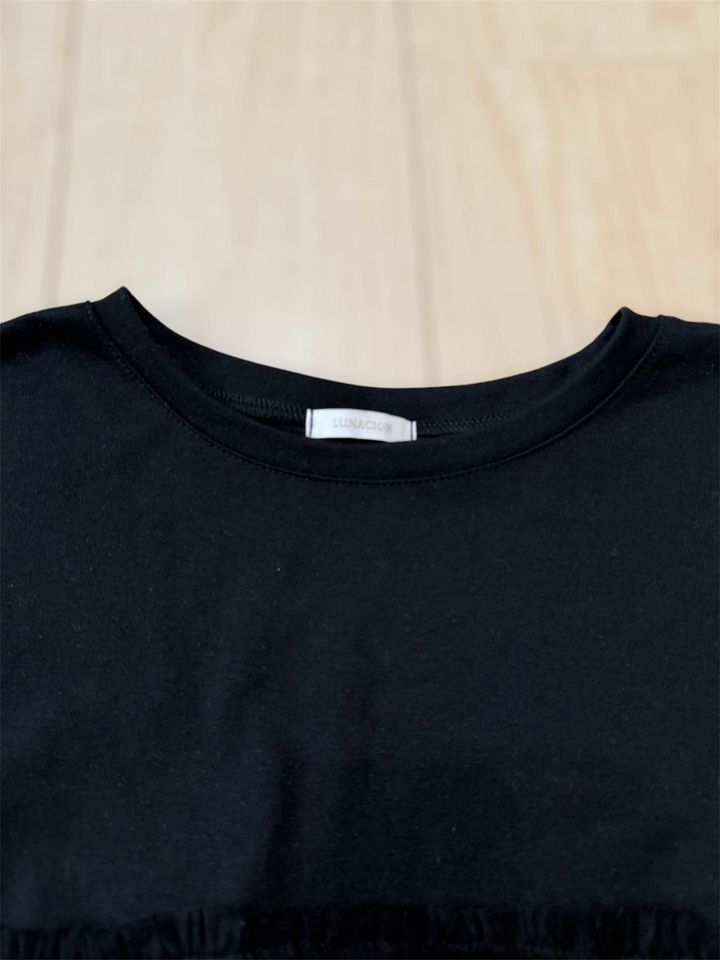 画像: クルーネックは安心感あり