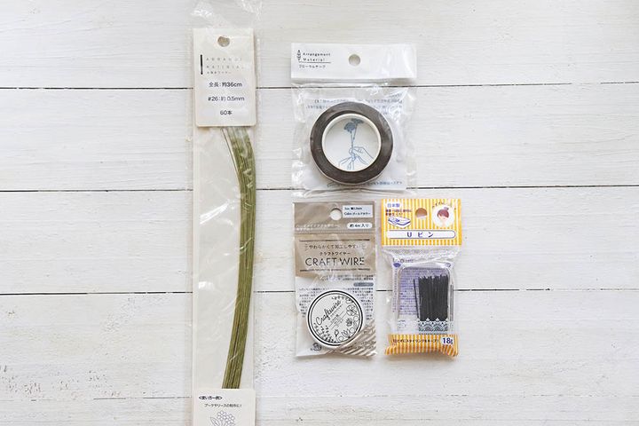 造花で作る髪飾り