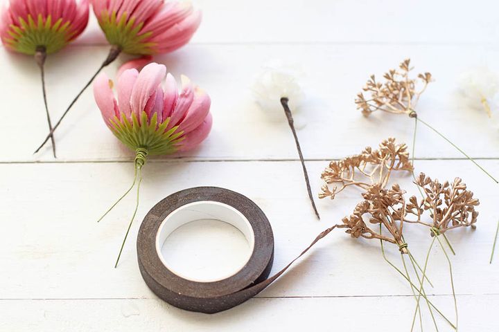 フローラルテープで巻く