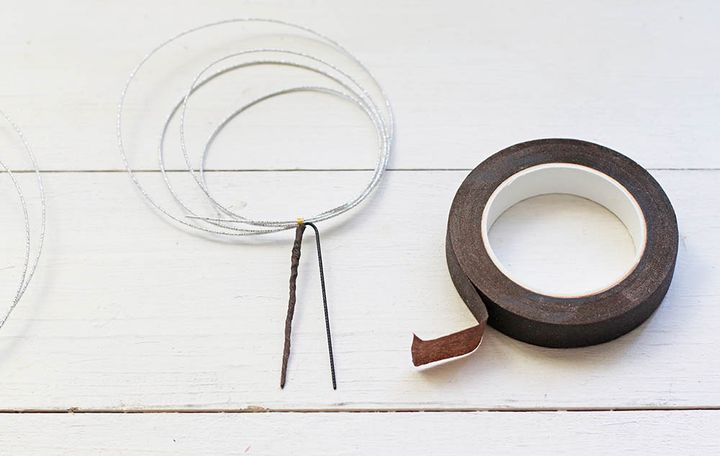 フローラルテープで巻く