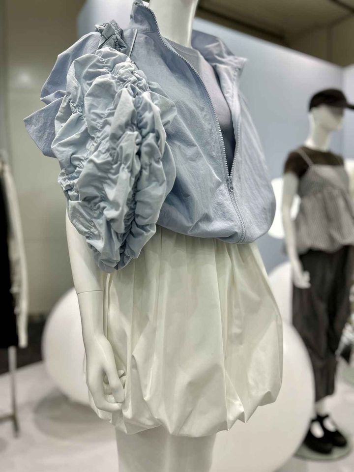 画像: 【GU】バブルヘムミニスカート¥1,990 www.gu-global.com