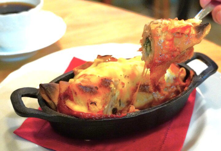 温もりの灯りに誘われる♪ほっとくつろぐ都心の隠れ家カフェ「トロワバグヴェール」