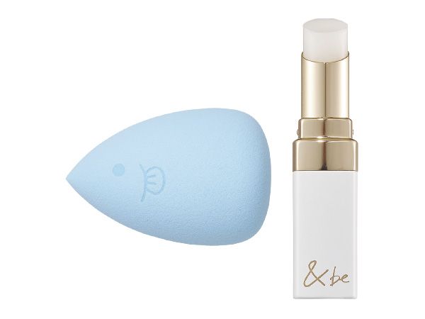 【左】おさかなスポンジ ライトブルー 【右】薬用モイストリップケア