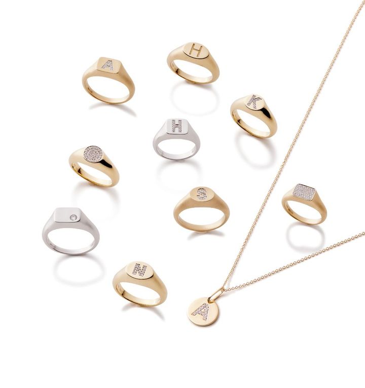 「シュヴァリエ」ゴールドリング ￥121,000〜￥206,800 「シュヴァリエ」ゴールドペンダント ￥39,600〜￥143,000／BLANC IRIS