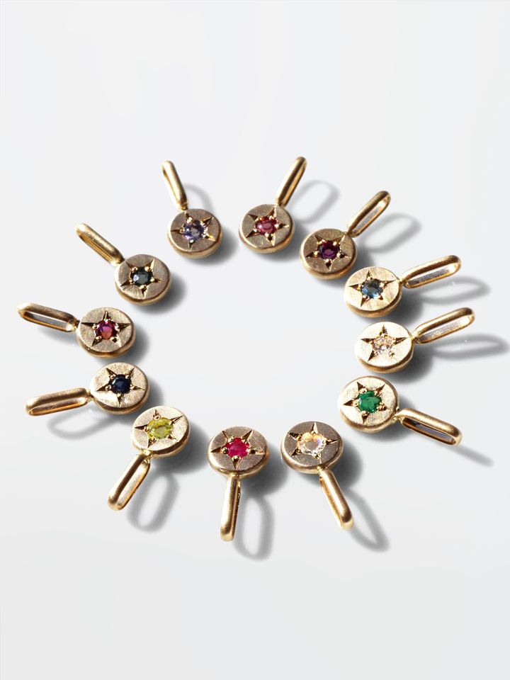 「バースストーンスター ペンダントトップ」K10YG ￥29,700（全12種類、誕生石入り）／TALKATIVE