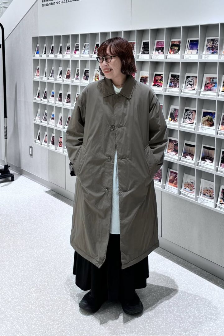 無印良品の軽さが魅力のステンカラーコート