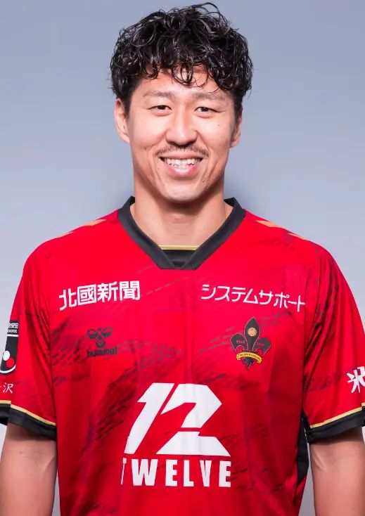 元・日本代表 長身FWが現役引退を発表。