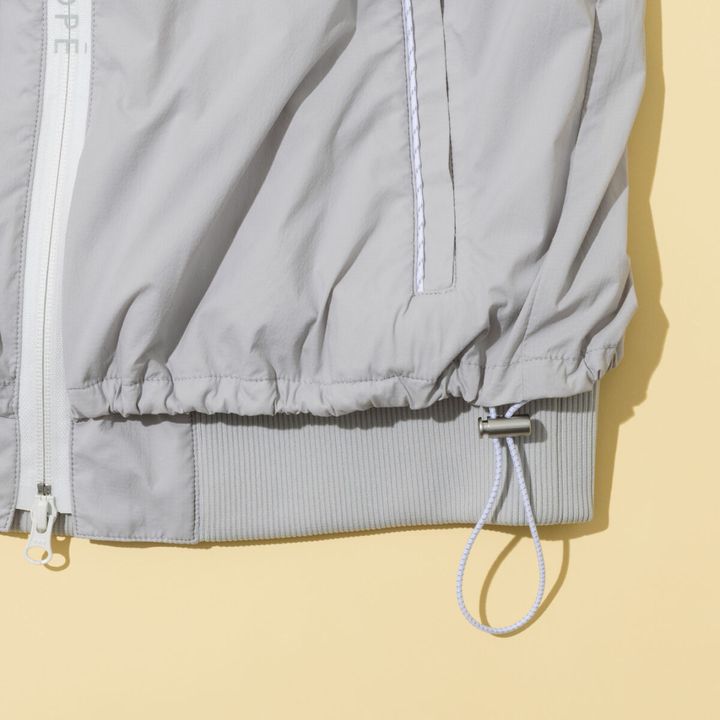 冬ゴルフで細見え効果を発揮！ 薄くて軽い最強あったかアイテム