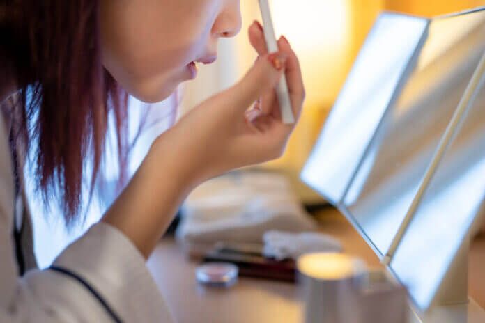 それしちゃうとモテませんよ…モテない40代の男女がやりがちな行動