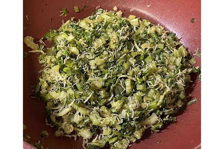 ▲セロリ1束分の葉を消費できる佃煮風。ごはんに合う常備菜に変身！
