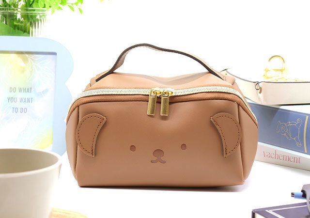 ガバッと開くフェイスポーチ ボリス