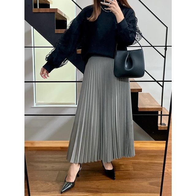 ドットチュールスリーブプルオーバー×UNIQLO：Cのグリーンの「プリーツロングスカート」