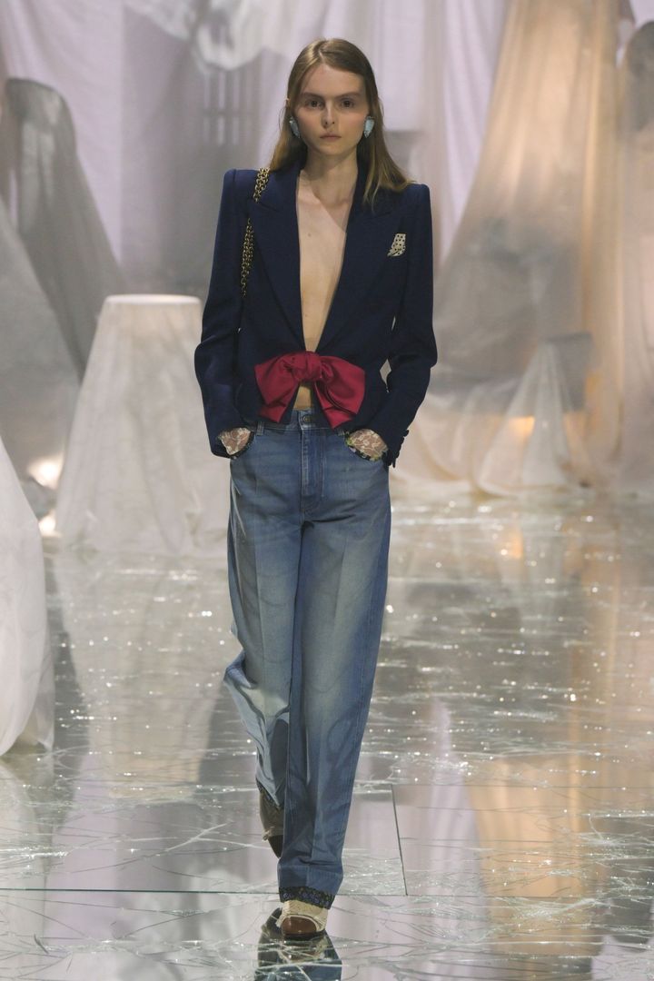 VALENTINO GARAVANI 2025年春夏コレクションより