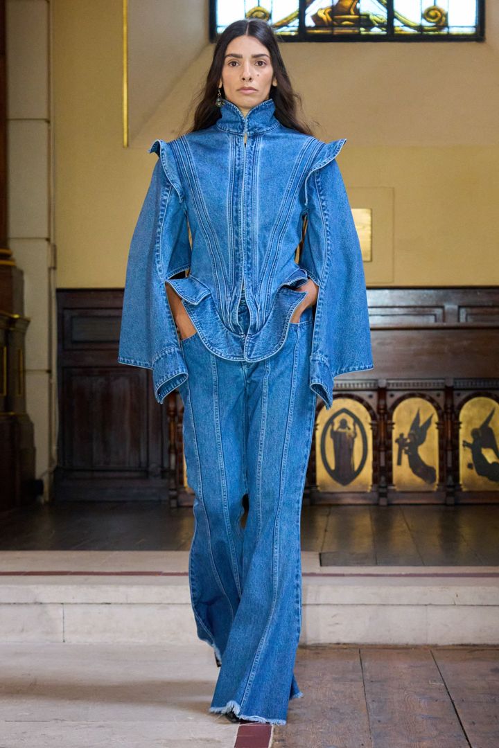 MARQUES' ALMEIDA 2025年春夏コレクションより