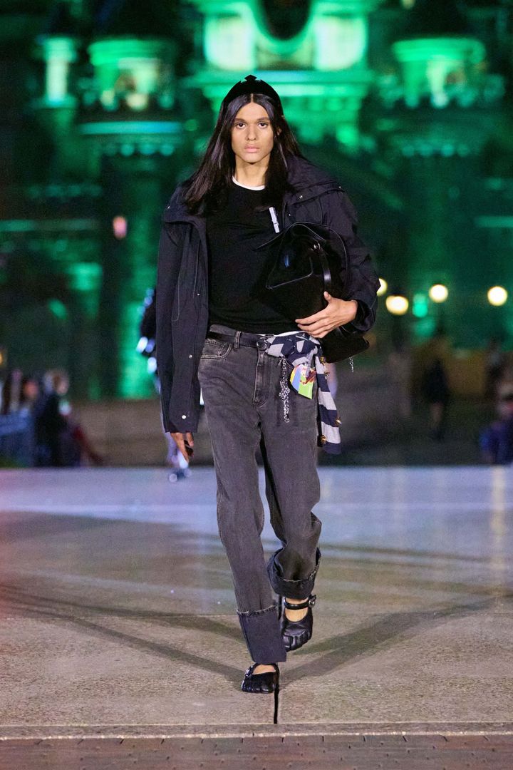 COVER 2025年春夏コレクションより