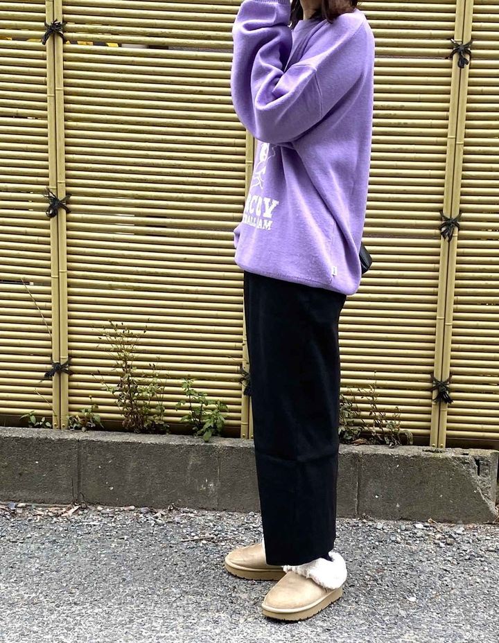 画像: オーバーサイズトップスと合わせて細見え