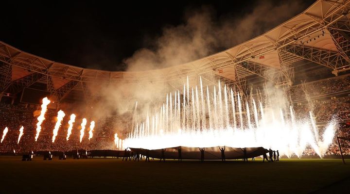 日本代表選手の同僚妻たち、中東でセクハラ被害か…「触られた」