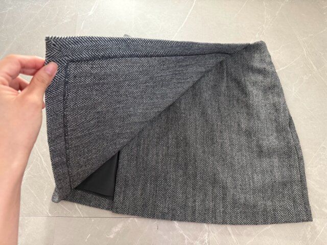 ユニクロ ツイードスコート ダークグレー ラップスカート風