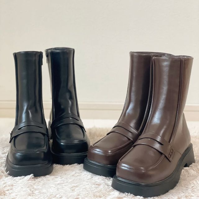 2色のYU121ローファーBT