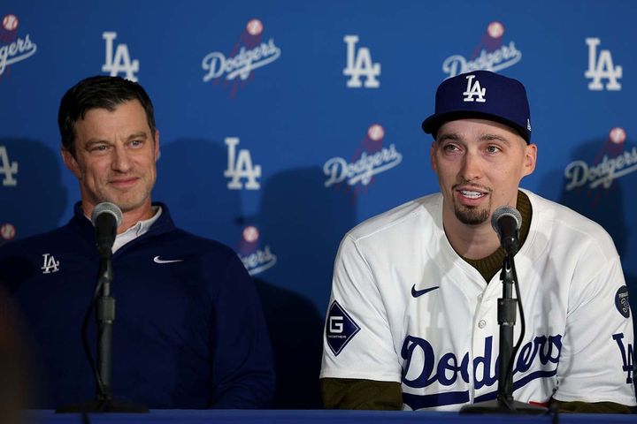 ドジャースのフリードマン編成本部長、スネル（C）Getty Images