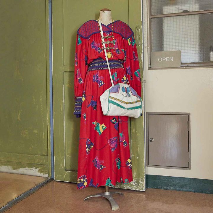 画像: ジェーン・マーク アニマルワンピース¥85,800、80sレザー蝶々バッグ¥25,080、50s-60sメキシカンイエローフェイスネックレス¥52,800