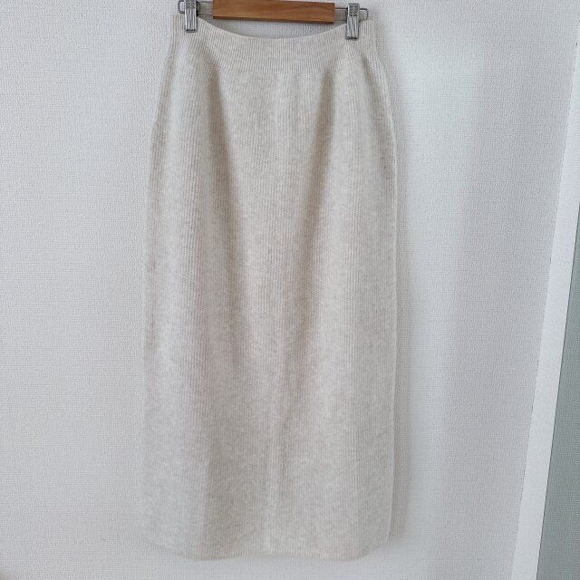 ユニクロ 3Dスフレヤーンスカート ホワイト