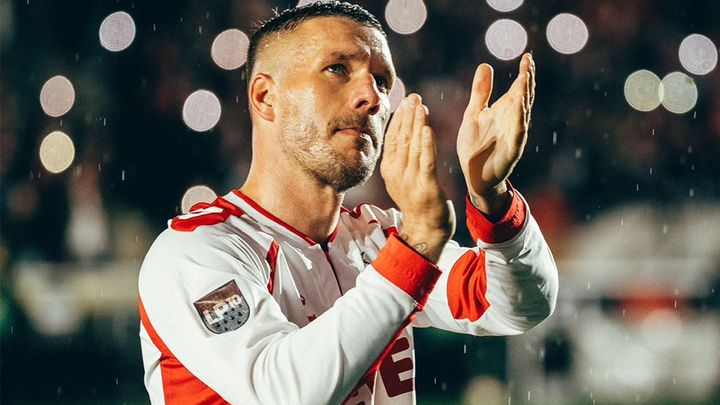 世界王者の元Jリーガー、23歳選手への危険タックルで炎上 「ひどいファウルで申し訳ない」と謝罪