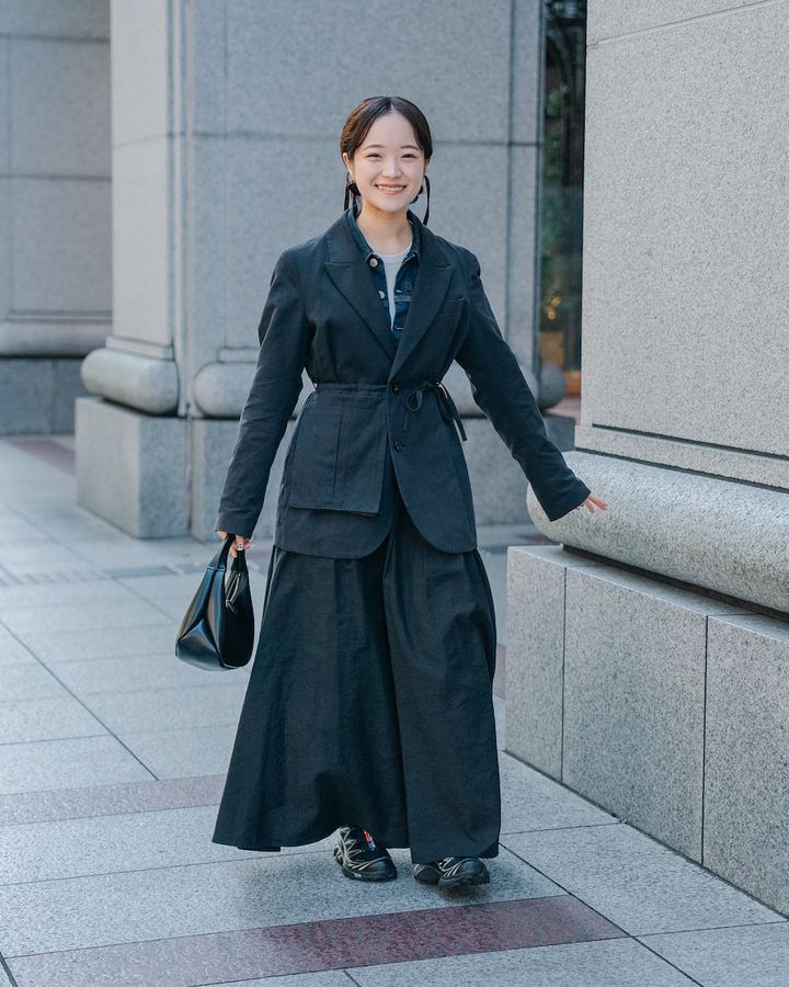 真冬の“オールブラック”スタイル5選。上級者の差し色使いにも注目【TOKYO SNAP】