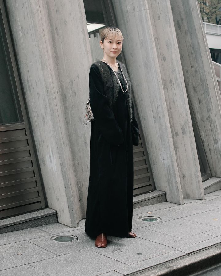 真冬の“オールブラック”スタイル5選。上級者の差し色使いにも注目【TOKYO SNAP】