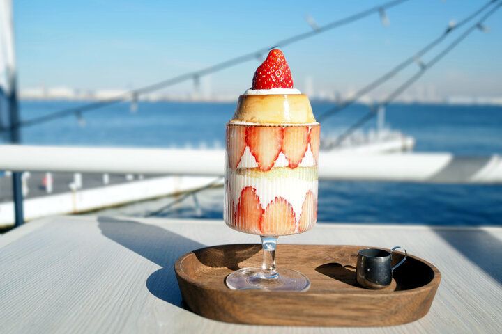 おひとり様OK♪ 横浜の海上にぷかりと浮かぶカフェでアフタヌーンティーを「PIER21 MUSIC CAFE & BAR」