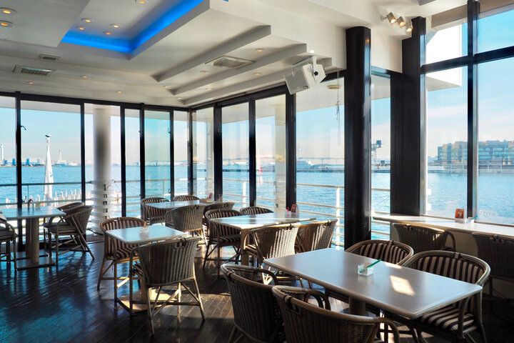 おひとり様OK♪ 横浜の海上にぷかりと浮かぶカフェでアフタヌーンティーを「PIER21 MUSIC CAFE & BAR」