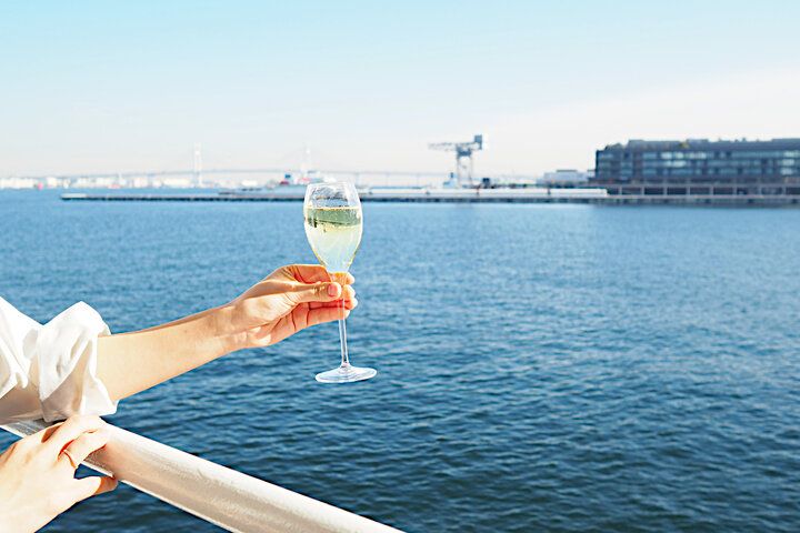 おひとり様OK♪ 横浜の海上にぷかりと浮かぶカフェでアフタヌーンティーを「PIER21 MUSIC CAFE & BAR」