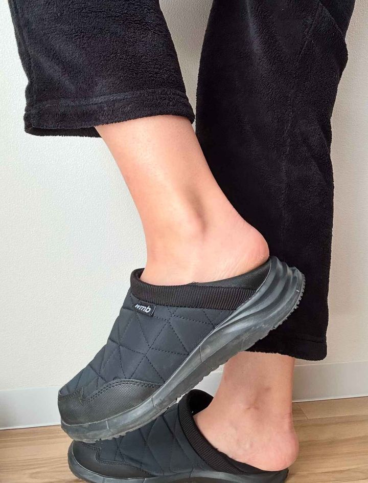 画像: かかとが踏めるデザインで着脱が楽ちんすぎる♡