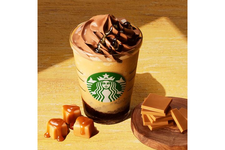 ブロンド ショコラ シンフォニー フラペチーノ／Tallサイズ：持ち帰り736円、店内750円