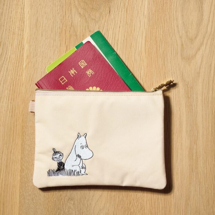 雑誌GLOW3月号の付録 ムーミンとリトルミイの刺しゅうポーチ