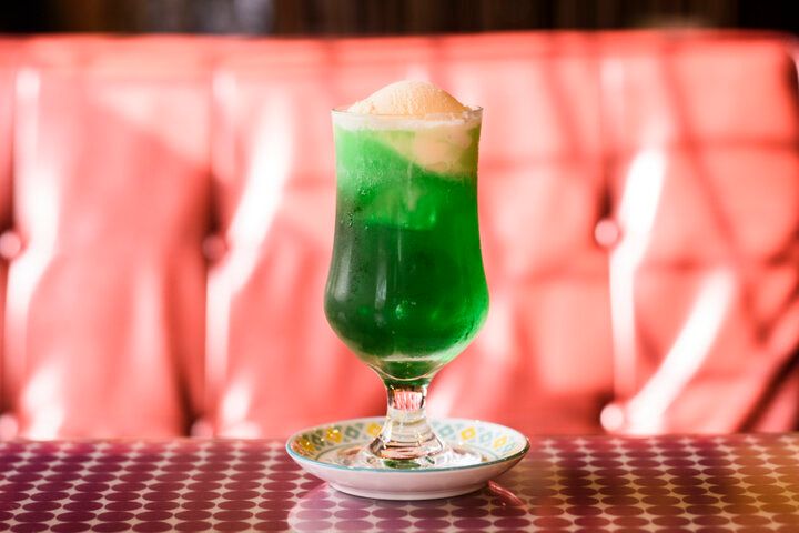 昭和レトロな喫茶店「六曜舘」で、門司港名物の焼きカレーを