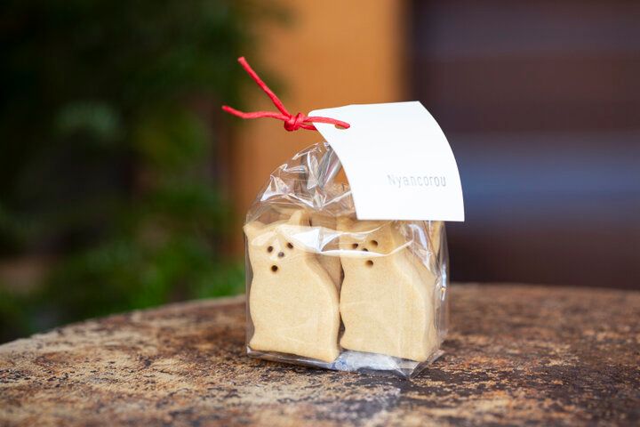 朝からオープン。東京・幡ヶ谷「Sunday Bake Shop」の粉のうまみが広がる素朴な焼き菓子とコーヒーを