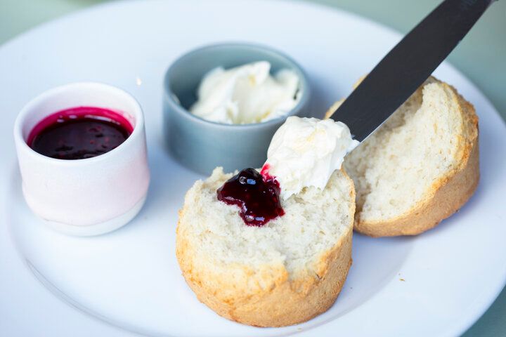 朝からオープン。東京・幡ヶ谷「Sunday Bake Shop」の粉のうまみが広がる素朴な焼き菓子とコーヒーを