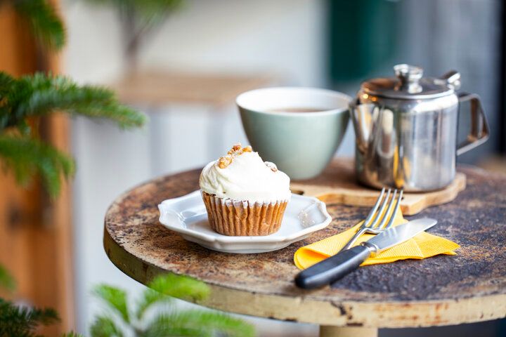 朝からオープン。東京・幡ヶ谷「Sunday Bake Shop」の粉のうまみが広がる素朴な焼き菓子とコーヒーを