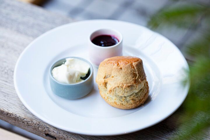 朝からオープン。東京・幡ヶ谷「Sunday Bake Shop」の粉のうまみが広がる素朴な焼き菓子とコーヒーを