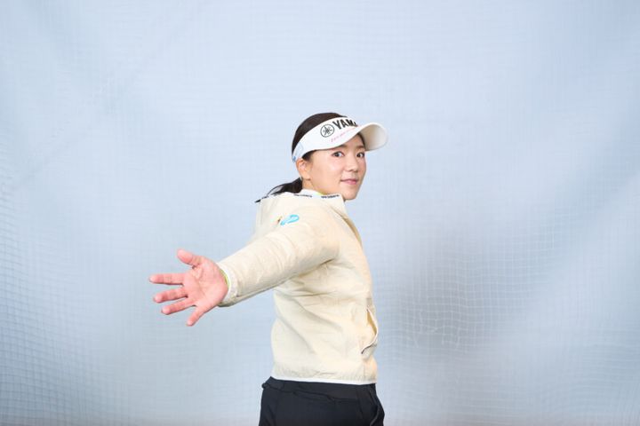 ラウンド前５分でドライバーの飛距離アップ！人気女子プロがレッスン